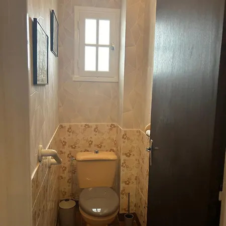 La Maison Rose بيت للعطل *